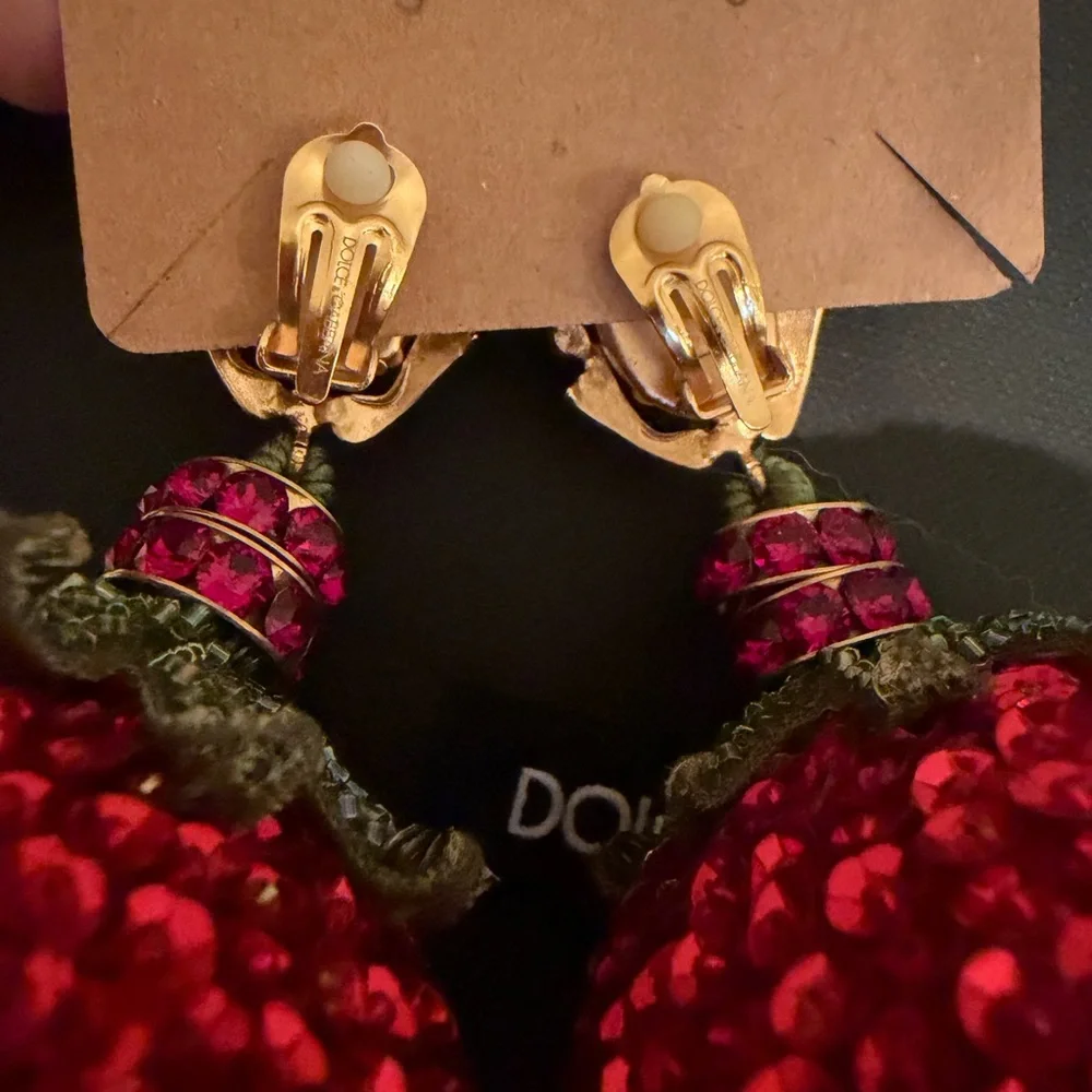 Dolce & Gabbana Baroque Crystal strawberry drops clip earrings gold red - Picture 3 of 5